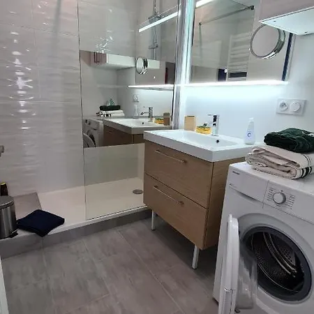 Апартаменты Superbe Climatise, 2 A 200m De La