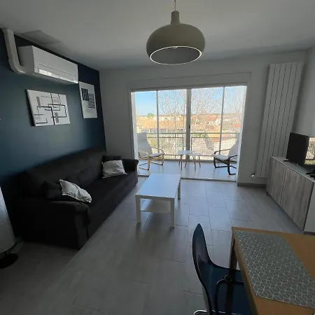 Apartment Superbe Climatise, 2 A 200m De La Le Grau-du-Roi
